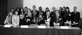 La remise des diplômes de la promotion 2011-2012 lors de la conférence "Le Droit de la Distribution en France : Questions de concurrence" à la Maison de l'Europe, à Paris, le 21 novembre 2012.